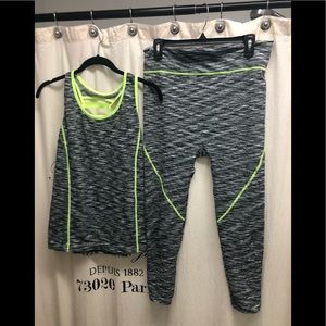 Neon mascara activewear fitness set